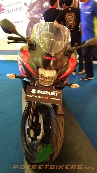 suzuki-gsx-r-150-tampak-depan