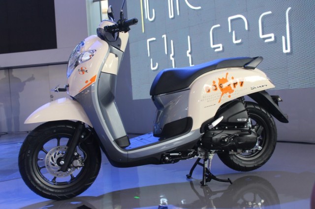 Mega-Gallery-New-Scoopy-2017