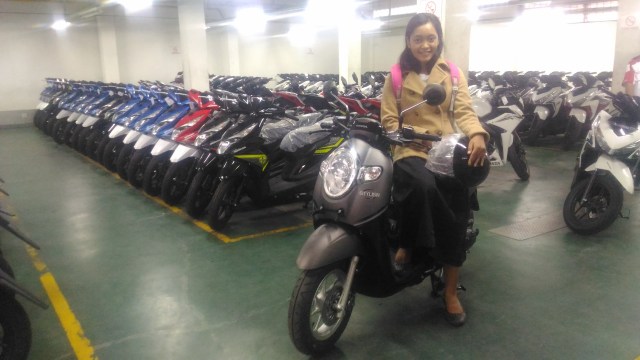 new scoopy stylish black brown model
