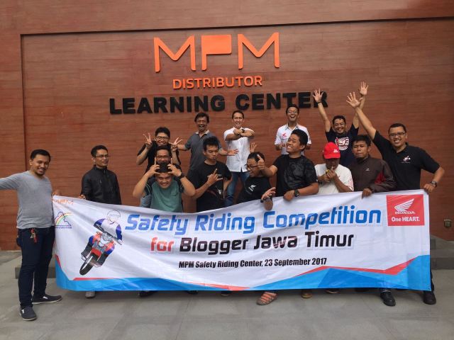 safety riding for blogger pertama di indonesia 2