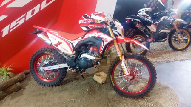 perbandingan crf150l vs klx150