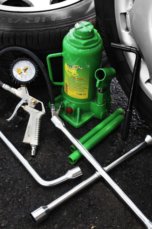 AUTOMOTIVE SPECIAL TOOLS