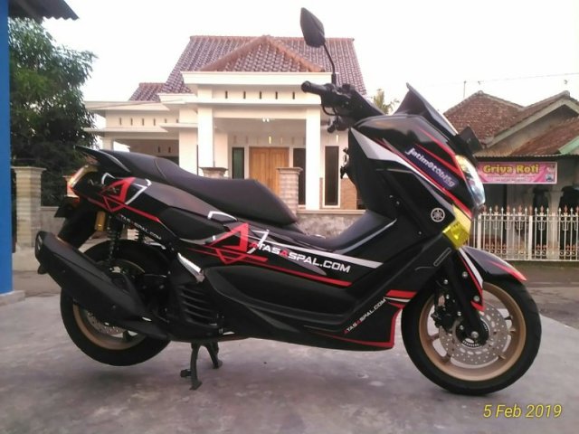Ilustrasi decal nmax